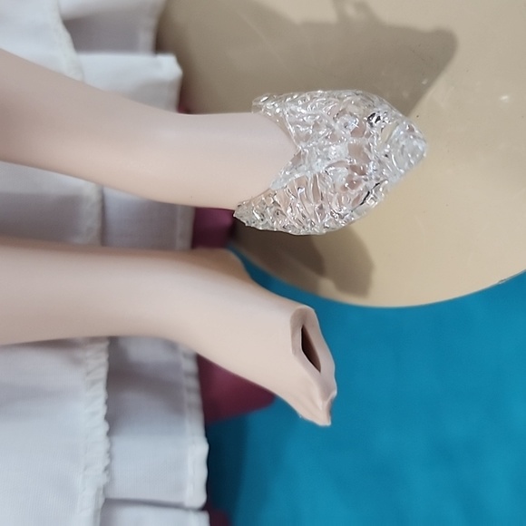 Franklin Heirloom Porcelain Cinderella Collector Doll - Picture 9 of 16